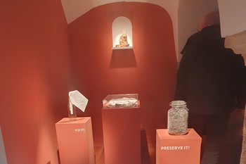 Odprtje razstave 73 km od Kočevja v Galeriji Ivana Groharja