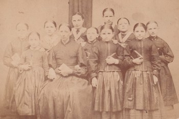 Dekleta Marijine družbe v Poljanah, konec 19. stoletja