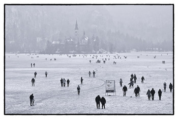Andrej Tarfila, Frozen Lake Bled, 2016