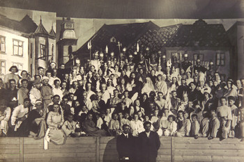 Igralski ansambel iz uprizoritve Škofjeloškega pasijona leta 1936, foto: Janko Šelhaus