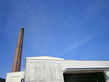 Galerijski list razstave Lele B. Njatin 73 km od Kočevja