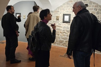 V Galeriji Ivana Groharja odprli razstavo Oliverja Pilića Sence brez telesa, podobe brez avtorja