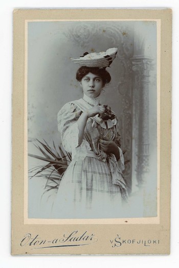 Fotografija iz ateljeja Otona Sadarja na Grabnu, posneta med letoma 1899 in 1910