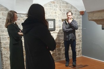 V Galeriji Ivana Groharja odprli razstavo Oliverja Pilića Sence brez telesa, podobe brez avtorja