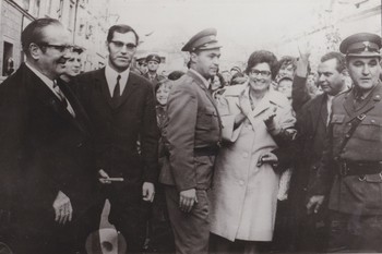 Tito na Mestnem trgu v Škofji Loki leta 1970 <em>Foto: Fototeka Loškega muzeja</em>