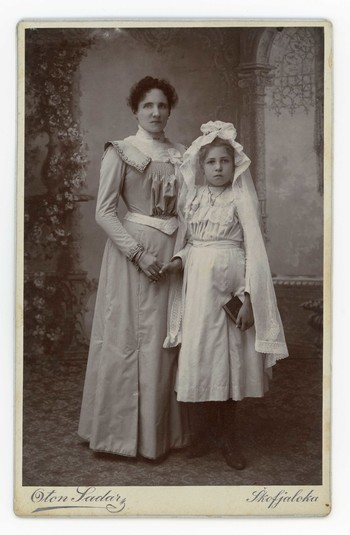 Fotografija iz ateljeja Otona Sadarja na Grabnu, posneta med letoma 1899 in 1910
