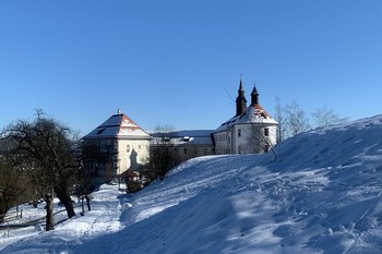 Odpiralni čas februarja