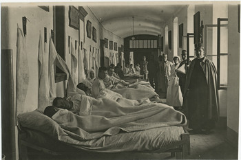 Bolni vojaki na spodnjem hodniku gradu ©Fototeka Loškega muzeja