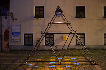 Presejanje svetlobe <em>Foto: Janez Pelko</em>