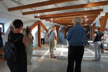  Vodstvo po razstavi Priročnik Tomaža Furlana