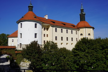 Odpiralni čas oktobra