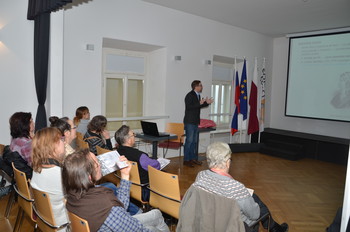 Jože Štukl na 9. Valičevem arheološkem dnevu <em>Foto: Fototeka Loškega muzeja</em>