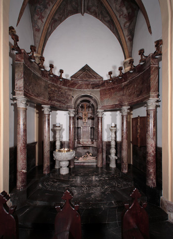 Plečnikova krstilnica v cerkvi sv. Jakoba, Škofja Loka. <em>Foto: Fototeka Loškega muzeja</em>