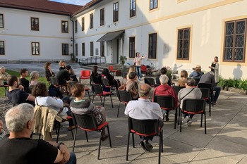 Odprtje razstave Glina v prostoru in času <em>Foto: Fototeka Loškega muzeja</em>