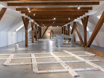 Priročnik Tomaža Furlana. Pregledna razstava del 2005–2025 <em>Foto: Lucija Rosc</em>