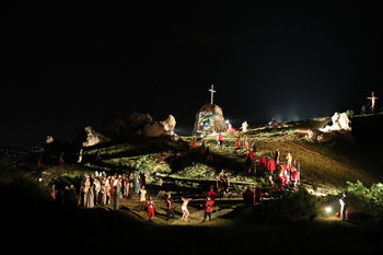 Nočna pasijonska predstava na kamnitem hribu Kőhegy <em>Foto: Jože Štukl</em>