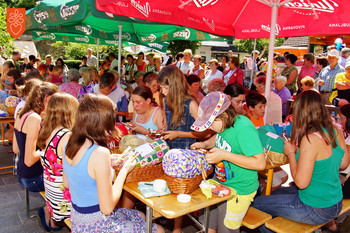 Čipkarska šola Železniki <em>Foto: T. Benedičič, vir: www.nesnovnadediscina.si/sl/klekljanje-slovenske-cipke</em>