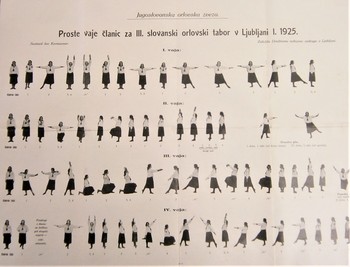 Proste vaje članic za III. slovanski orlovski tabor v Ljubljani l. 1925. Hrani ZAL – Enota v Škofji Loki. <em>Foto: Zgodovinski arhiv Ljubljana – Enota v Škofji Loki.</em>