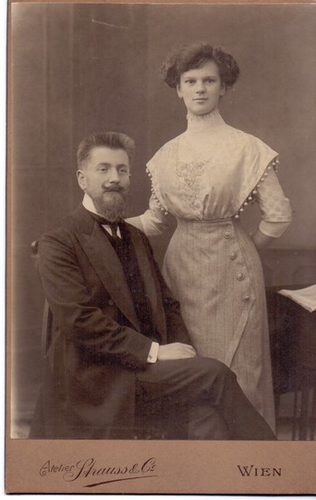 Tone Jamar in Katarina Jamar, 1911. <em>Foto: Hrani Loški muzej Škofja Loka.</em>
