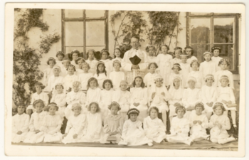 Spomini gojenk na uršulinsko šolo v Škofji Loki - 1. del