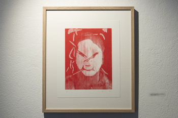 Avtoportret (Maska), lesorez, 2023 <em>Foto: Lucija Rosc</em>