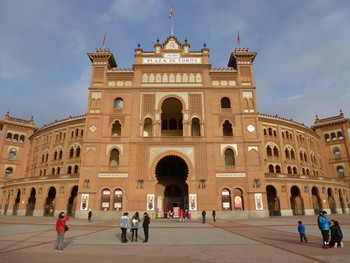 Zunanjščina znamenite arene za bikoborbe v Madridu ‒ Plaza de Toros de Las Ventas <em>Foto: Fotoarhiv Jožeta Štukla</em>