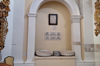 Pripravljanje razstave Za demokratizacijo umetnosti – ponovno <em>Foto: Fotoarhiv Darka Simičića</em>