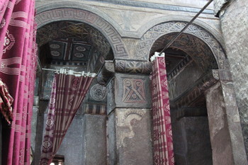 Notranjost skalne cerkve v Lalibeli <em>Foto: Arhiv Jožeta Štukla</em>
