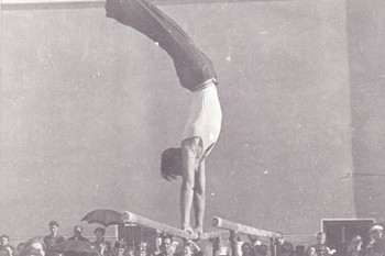 Nastop sokolske vrste iz Škofje Loke v Šiški okrog leta 1930. <em>Foto: Fototeka Loškega muzeja Škofja Loka</em>