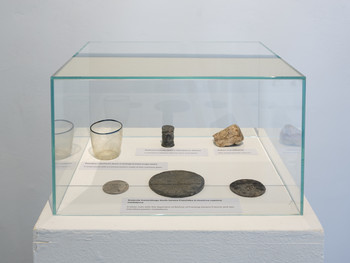 Fokus: Temeljni kamen baročne cerkve sv. Martina v Poljanah nad Škofjo Loko <em>Foto: Lucija Rosc</em>